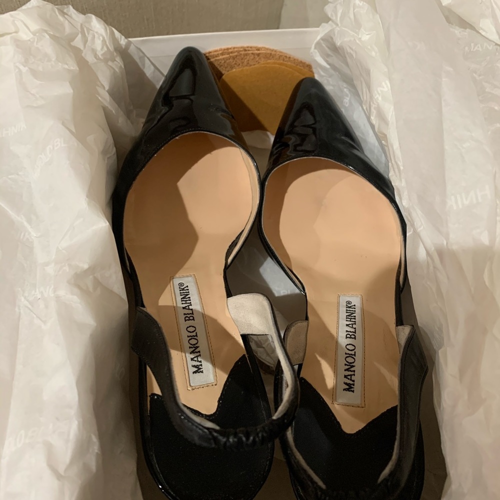 Manolo Blahnik Black Patent Slingbacks - Picture 13 of 14